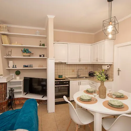 Pipetos House אצ'ארבי