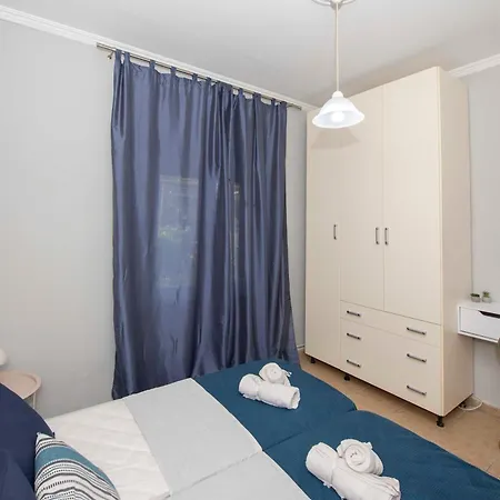 Pipetos House אצ'ארבי